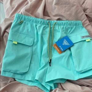 Columbia Women's Turquoise Cargo Shorts